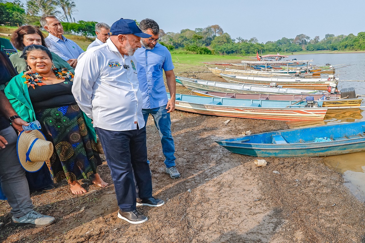 Presidente Lula visitou municípios do Amazonas atingidos pela seca