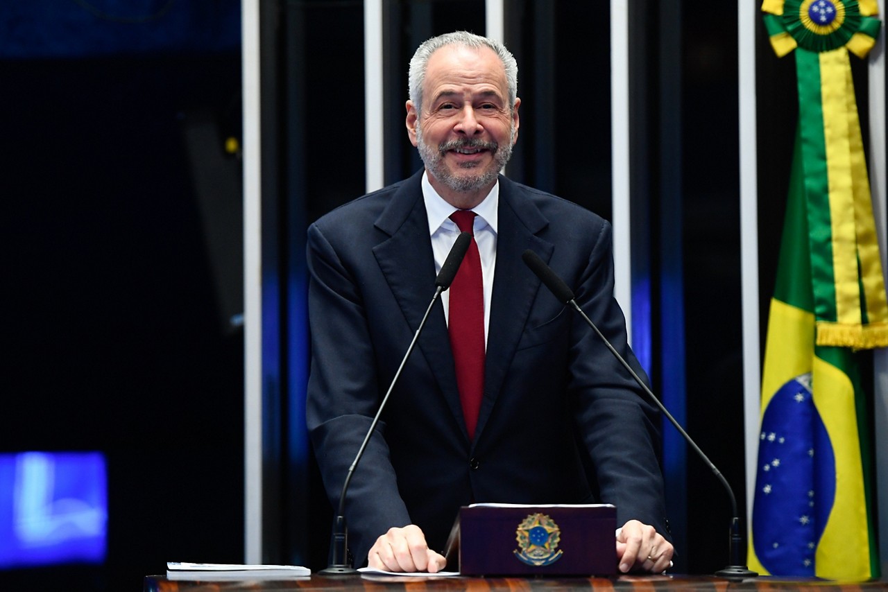 O presidente Lula escolheu o embaixador André Aranha Corrêa do Lago como presidente da COP30, que será realizada em Belém (PA), em novembro.