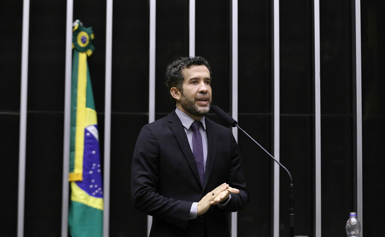 Relator da representação, deputado Fausto Júnior (União Brasil-AM), pediu suspensão do mandato de André Janones (Avante-MG) por três meses