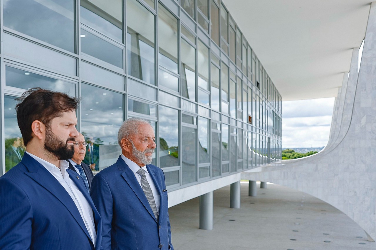 Presidente Lula (PT) e presidente do Chile, Gabriel Boric, almoçaram no Palácio do Itamaraty nesta terça-feira (22) após manhã de reuniões no Palácio do Planalto