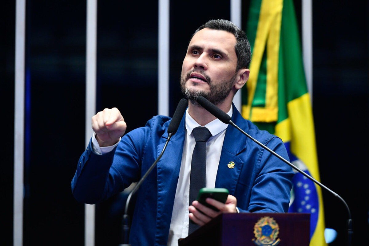 Cleitinho (Republicanos-MG) é um dos nomes cotados para concorrer ao Governo de Minas Gerais no próximo pleito; senador também surge como possibilidade para compor chapa presidencial para 2026