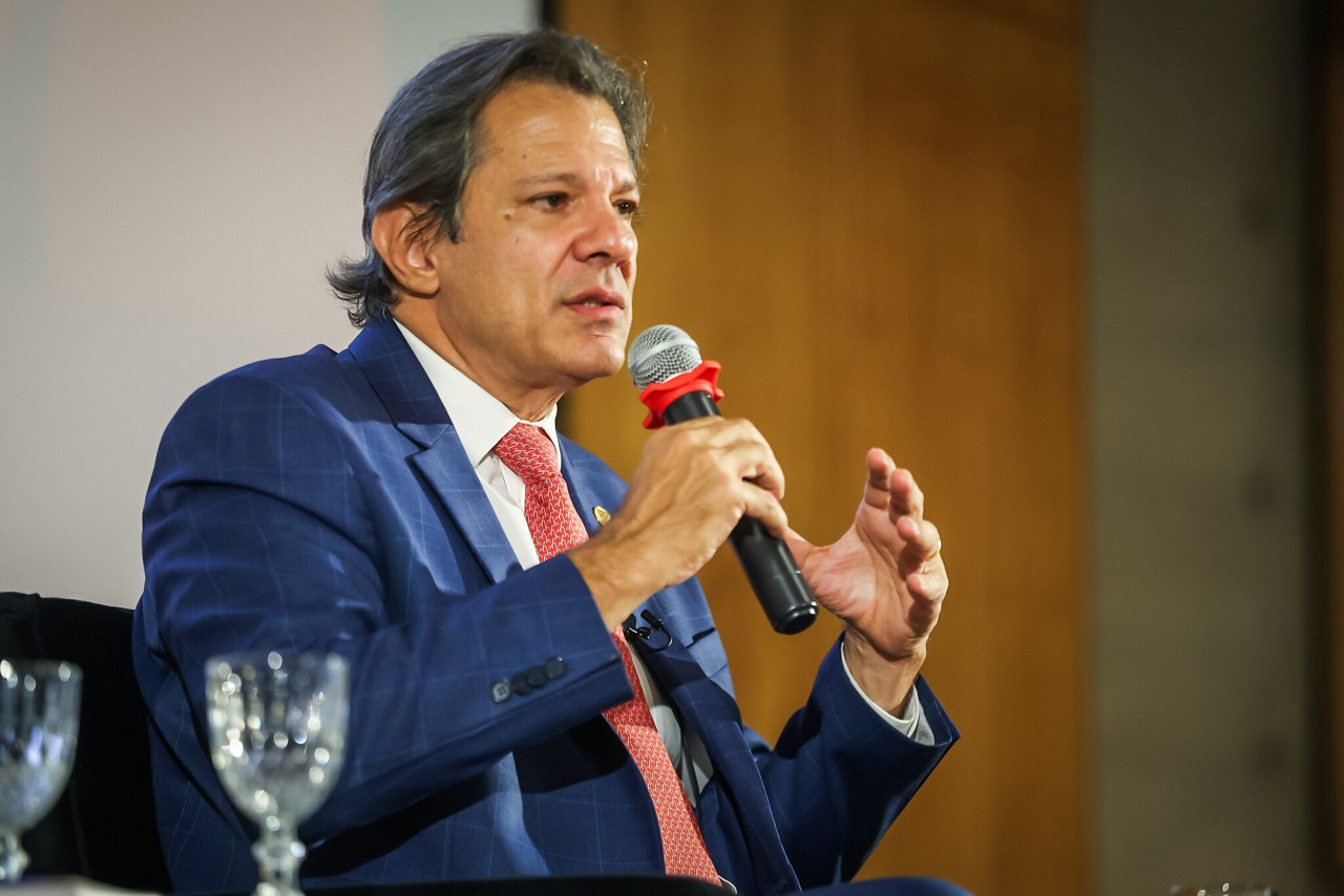 O Ministério da Fazenda, de Fernando Haddad, coordena a regulamentação das plataformas de apostas esportivas no Brasil