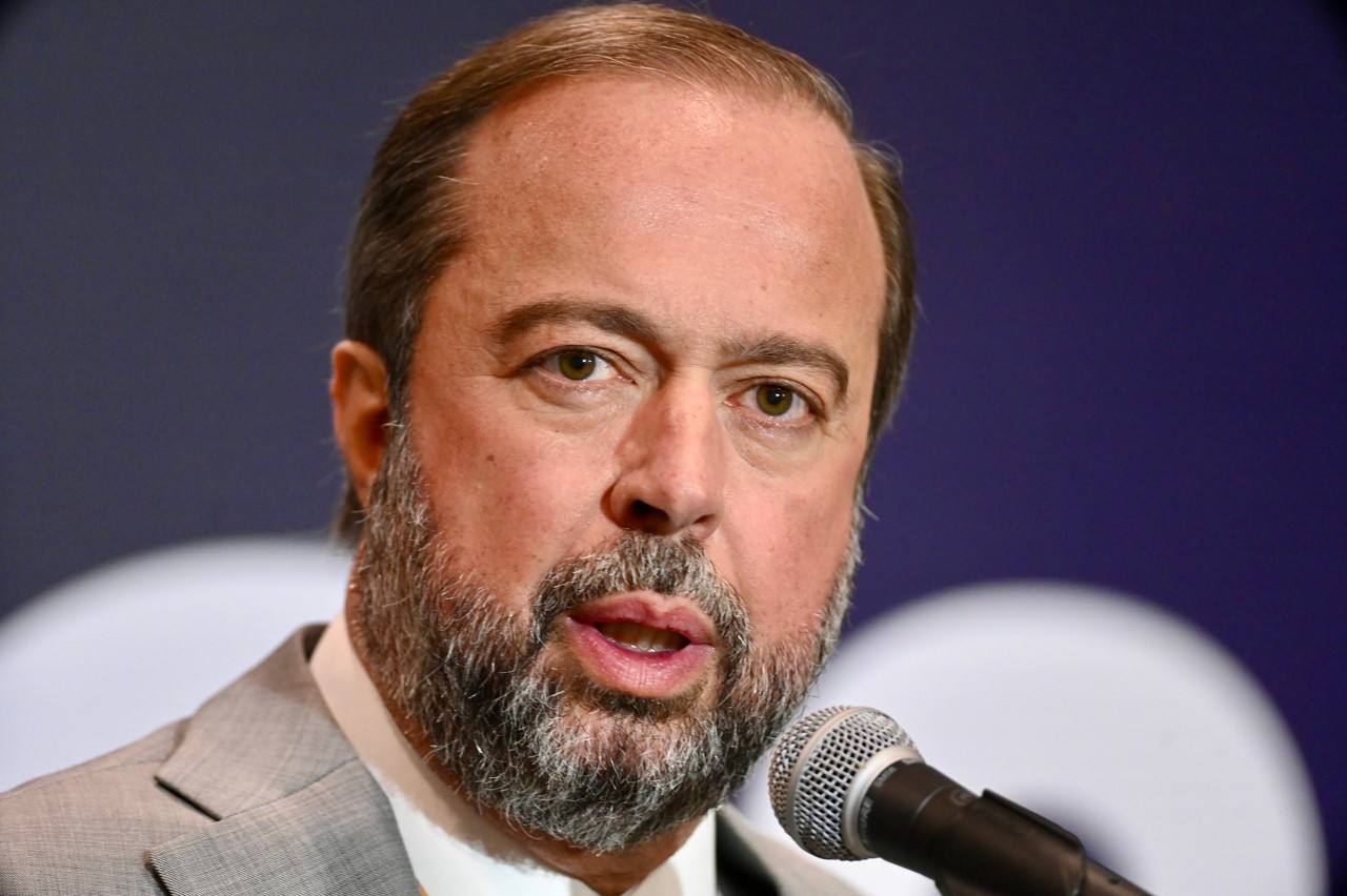 Ministro Alexandre Silveira terá reunião com equipe técnica nesta terça-feira (15) para decidir sobre adoção do horário de verão
