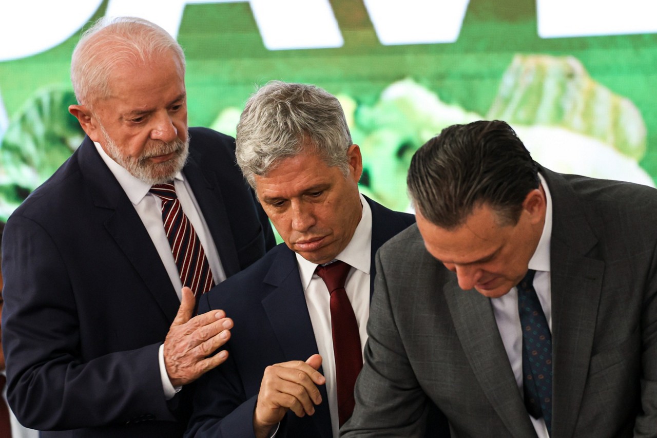Governo avalia redução da alíquota de importação de alimentos para baratear preços dos produtos no mercado brasileiro