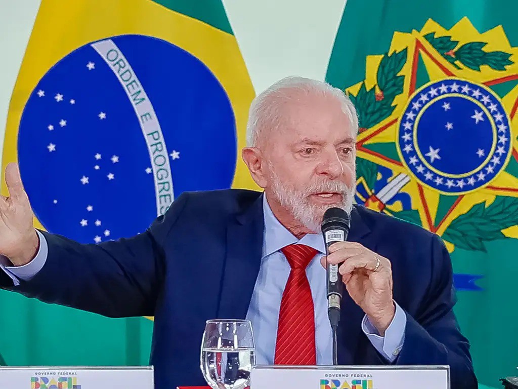 Após acidente doméstico, presidente Lula sofreu traumatismo craniano, de acordo com seu médico