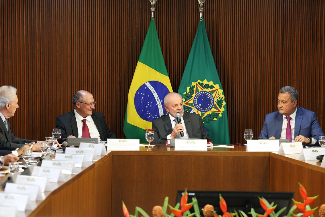 O presidente Lula, em reunião com governadores, defendeu um pacto para combater o crime organizado 