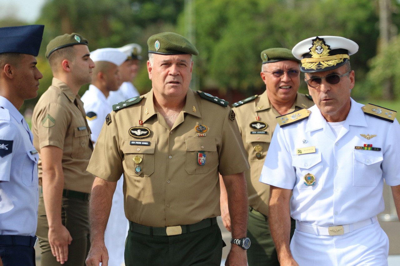 General Marco Antônio Freire Gomes rejeitou aderir à intentona golpista proposta por Bolsonaro, segundo inquérito da Polícia Federal