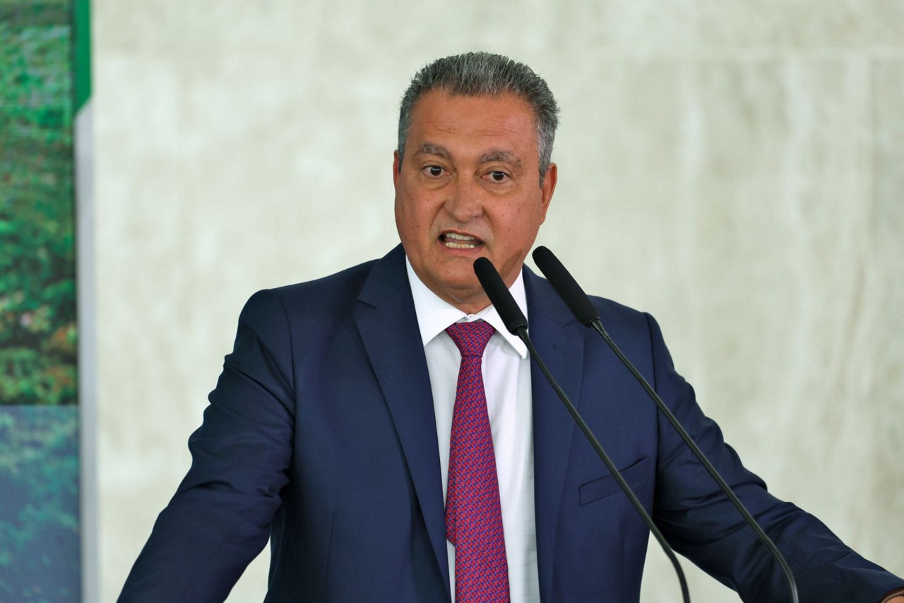 Ministro da Casa Civil, Rui Costa, afirmou que ida de Gleisi para ministério no Planalto poderia 'silenciar' críticas