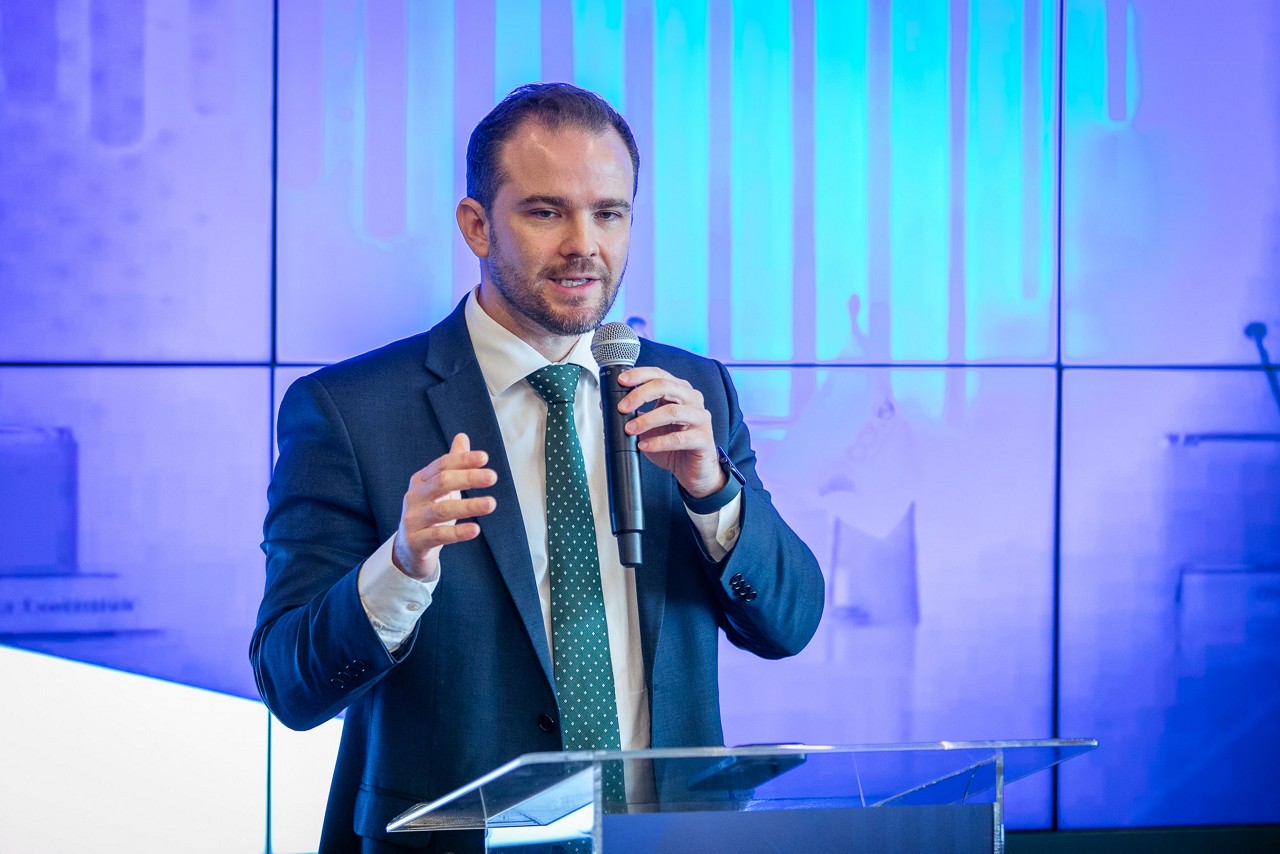 Dario Durigan falou sobre bloqueios que o governo deverá fazer no Orçamento de 2025