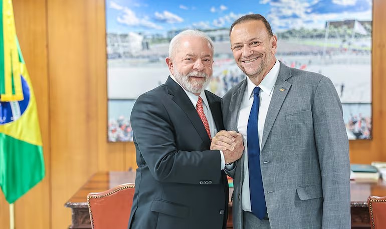 Disputa pela presidência do PT tem divisões e Edinho Silva como favorito