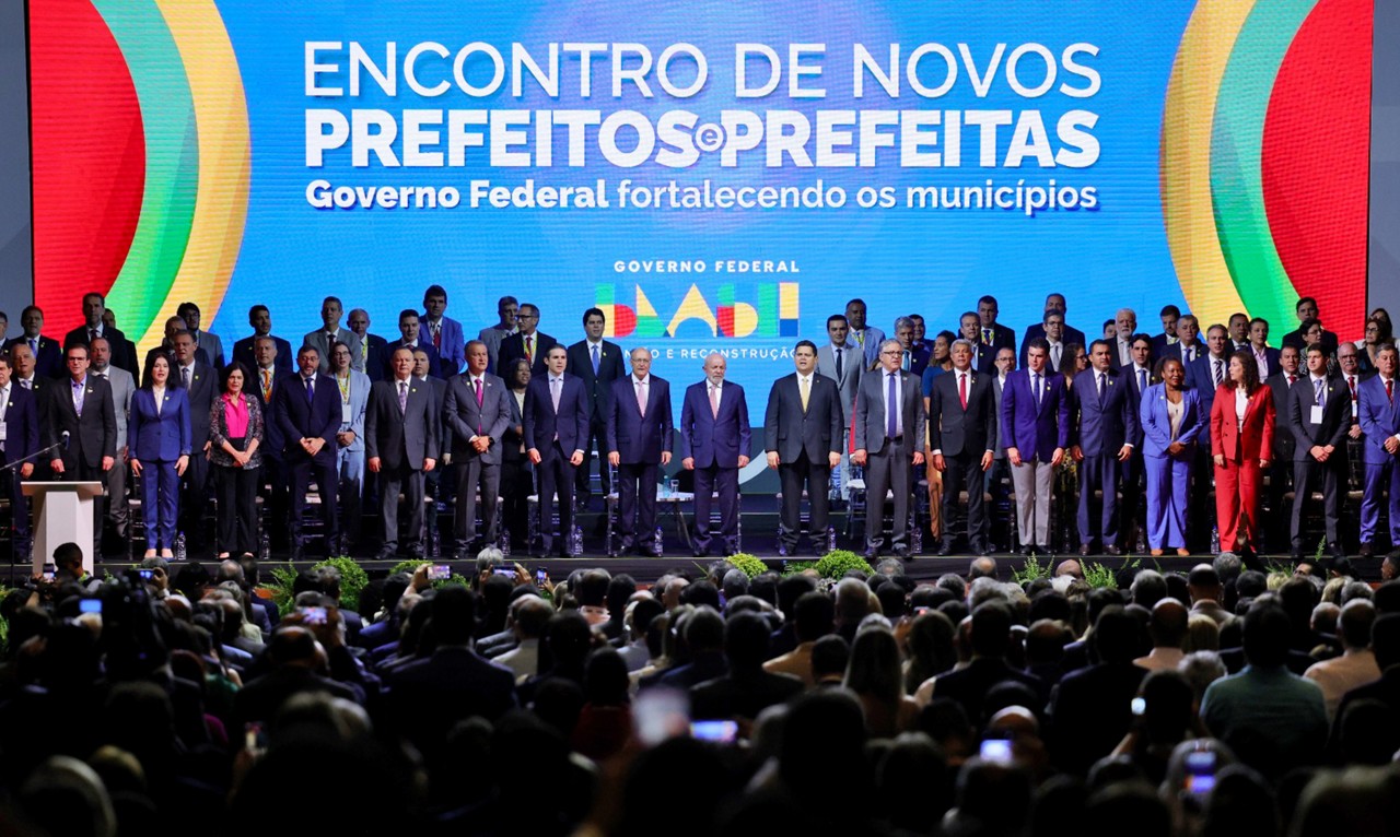 O Encontro de Novos Prefeitos e Prefeitas, que acontece em Brasília, reuniu Lula e outras autoridades
