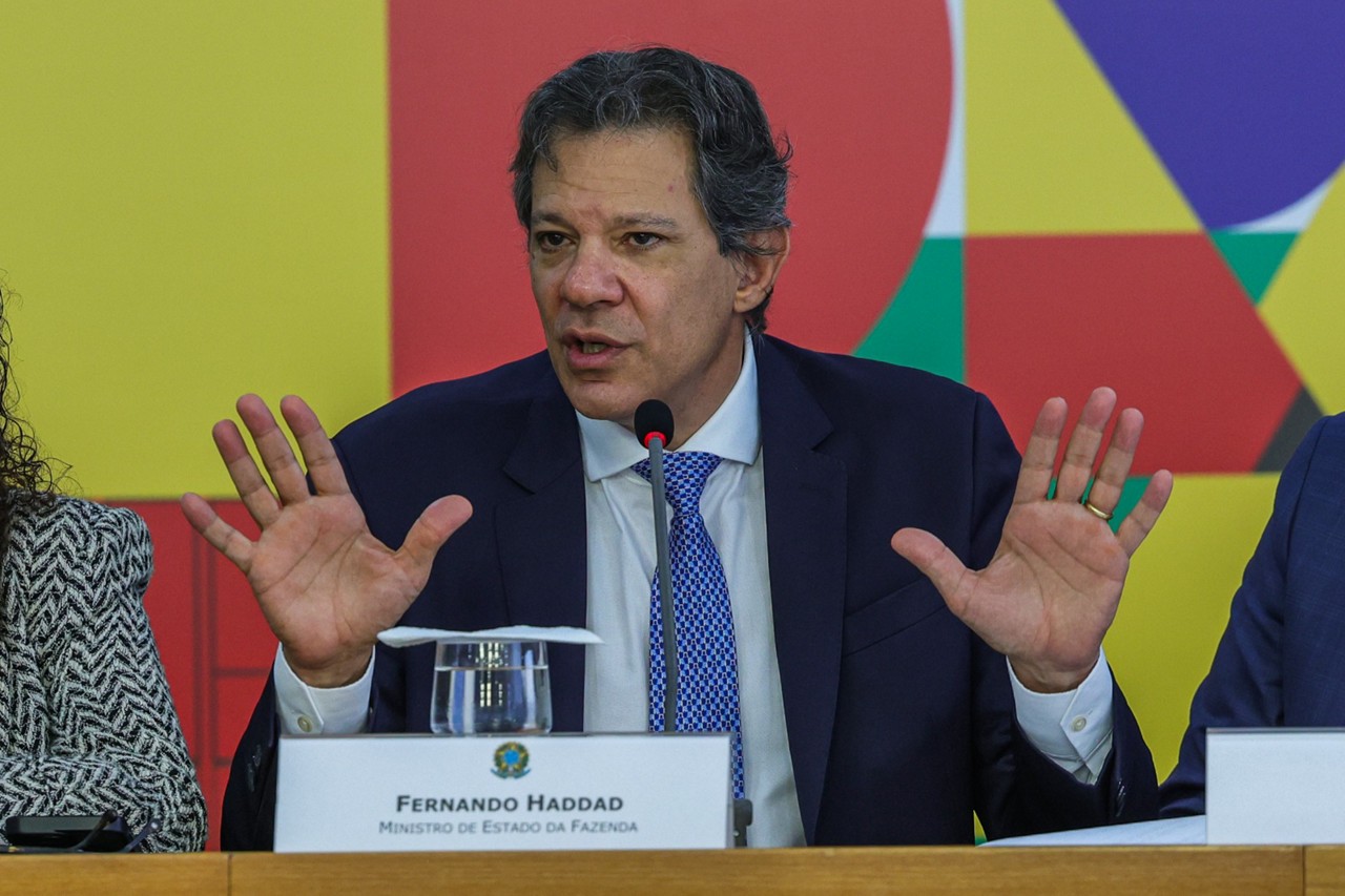 De acordo com o pacote de corte de gastos, benefícios como salário mínimo e BPC serão afetados