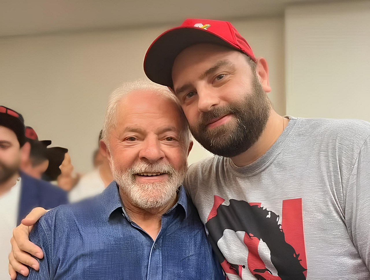 Filho de Lula, Luís Cláudio Lula da Silva pegou carona em voo da FAB