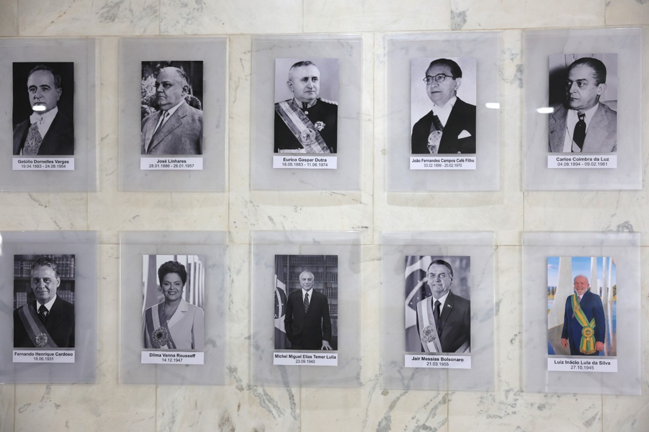 A galeria de fotos dos presidentes da República, que fica no térreo do Palácio do Planalto