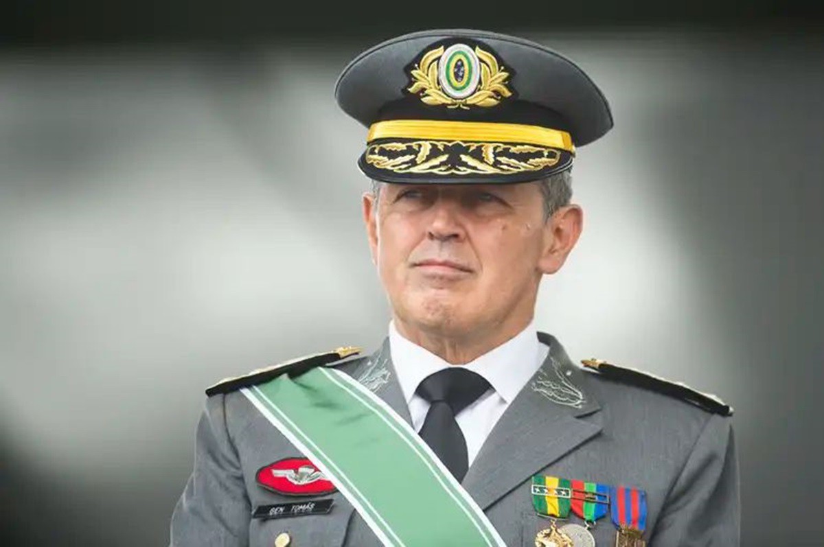 O comandante do Exército, Tomás Ribeiro Paiva, foi quem pediu a abertura da investigação interna