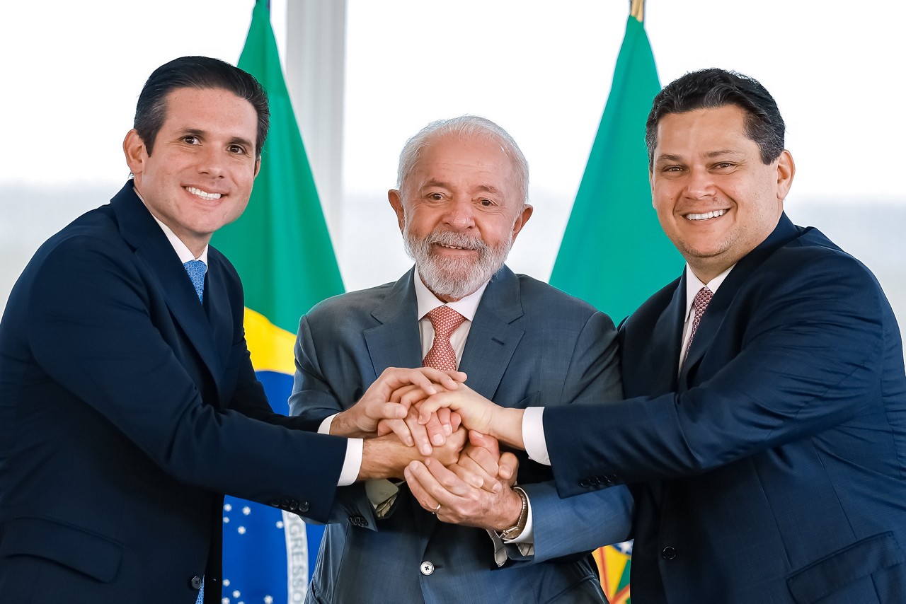 Hugo Motta, Lula e Alcolumbre se encontraram em uma reunião de 'aproximação' no Planalto