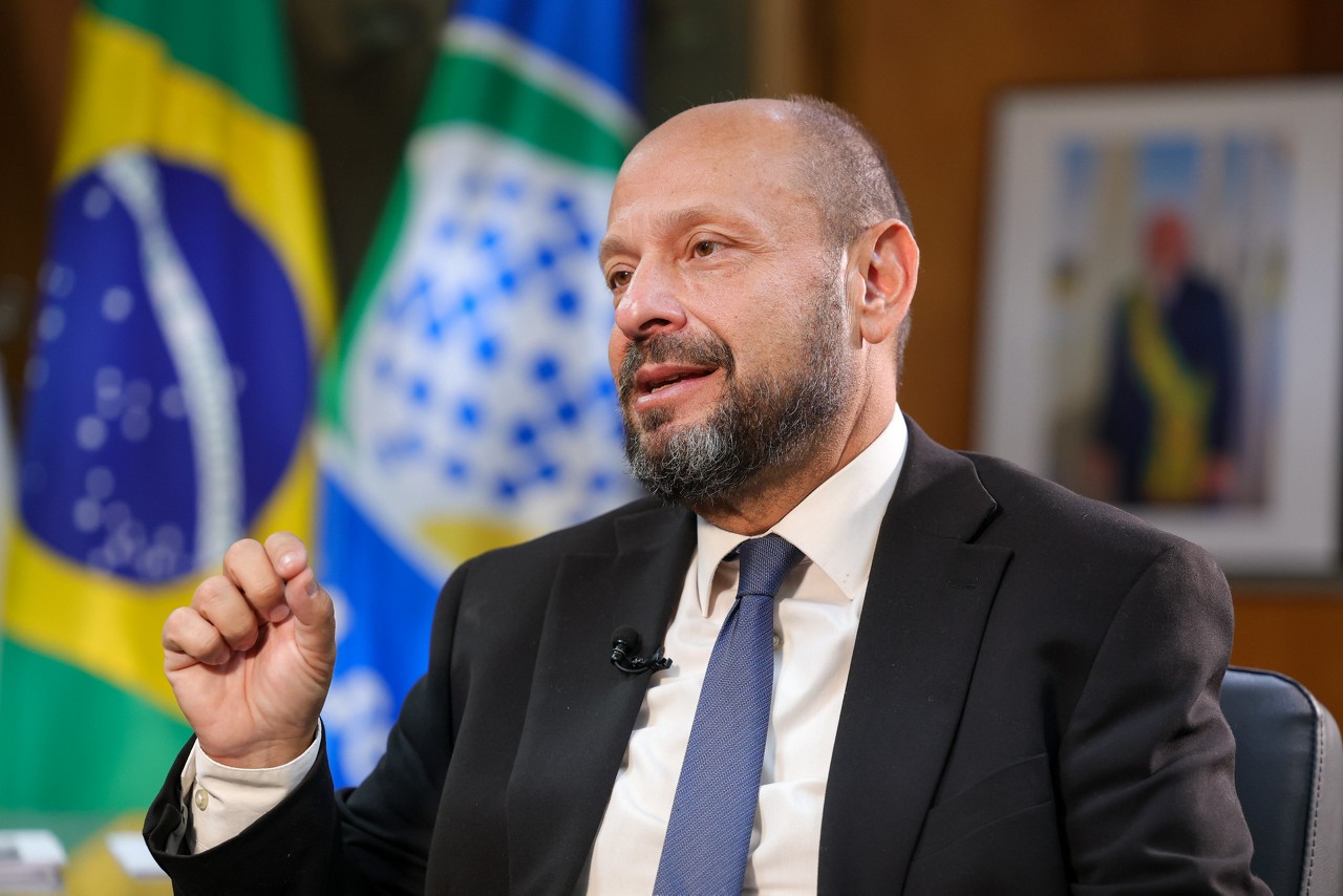 O presidente do INSS, Gilberto Waller (foto), alertou que não há necessidade de aposentados e pensionistas lesados pela fraude "correrem" para notificar desconto indevido pois canais de atendimento não serão fechados