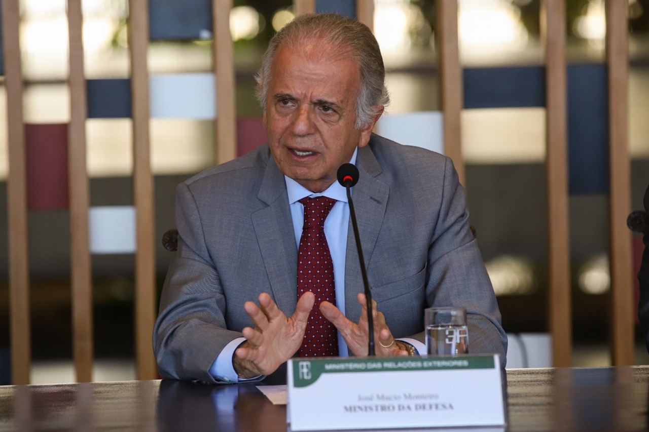 José Múcio Monteiro afirmou que não quer 'interferir' no debate da proposta sobre aposentadoria de militares