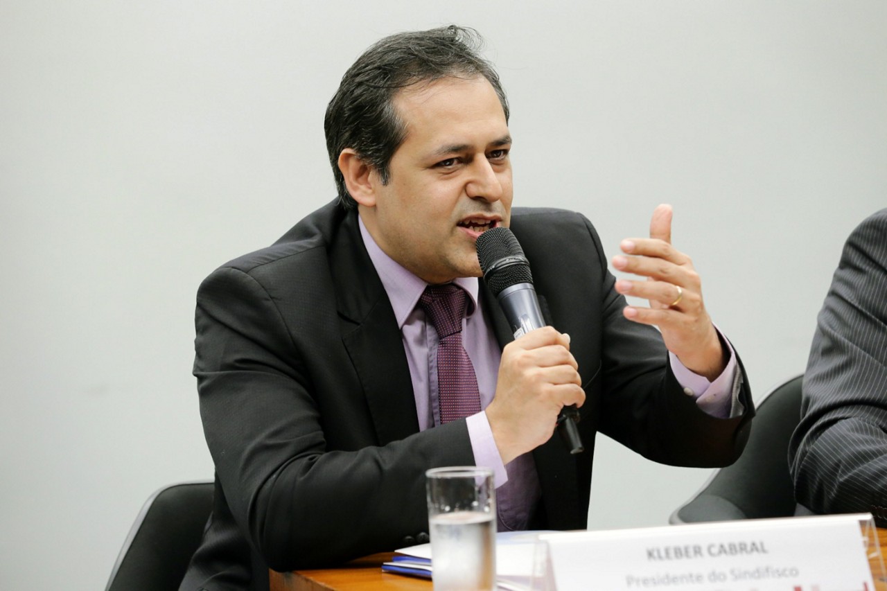 O vice-presidente da Unafisco Nacional, Kleber Cabral, cobrou que órgãos públicos criem ferramentas de fiscalização financeira adequadas