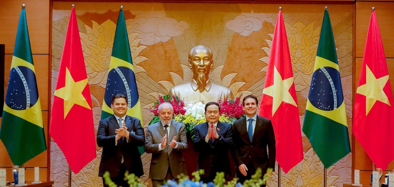 Comitiva presidencial não sentiu terremoto desta sexta-feira