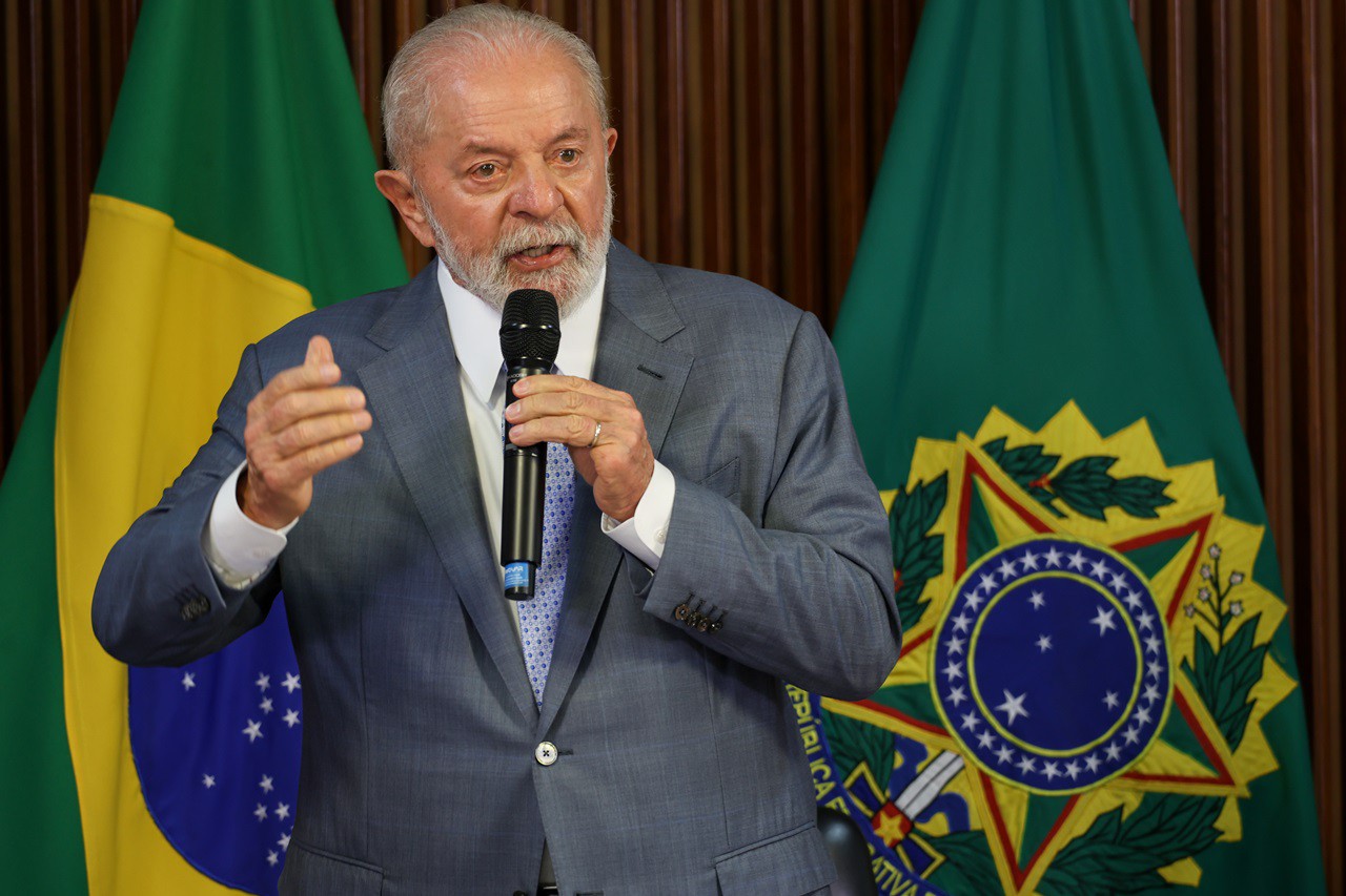 Presidente Lula pediu um minuto de silêncio após queda de avião em Vinhedo (SP)