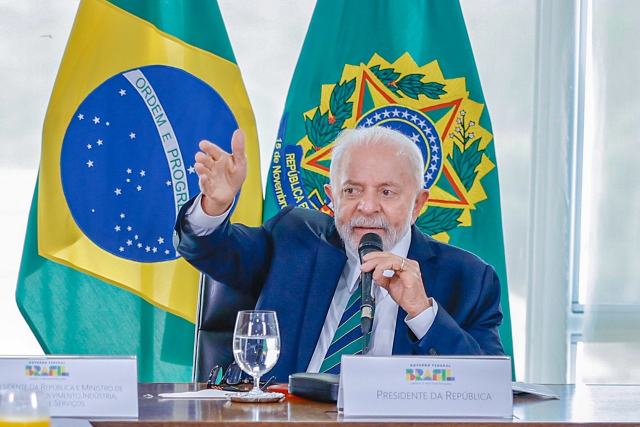 Presidente assinou nesta quarta-feira (16) dois planos incentivo à produção sustentável de alimentos e à distribuição deles
