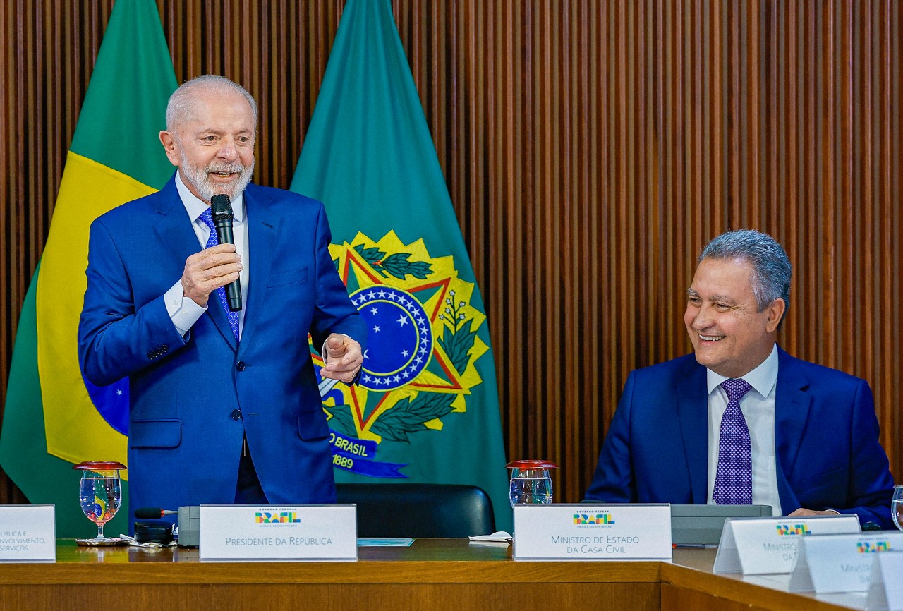 Lula chamou ministros para discutir a governança das empresas estatais no Planalto