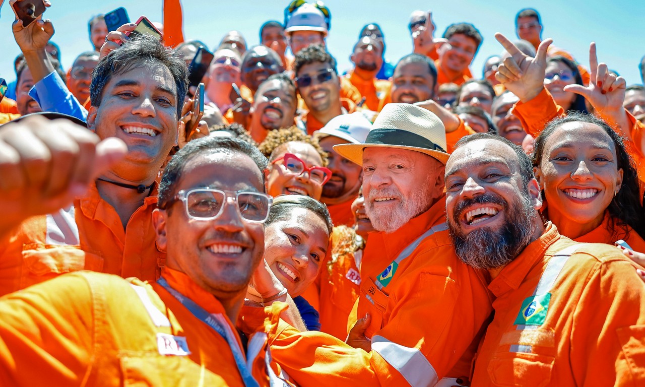 O presidente Lula durante anúncio do Programa de Renovação da Frota Naval do Sistema Petrobras, em Angra dos Reis (RJ)