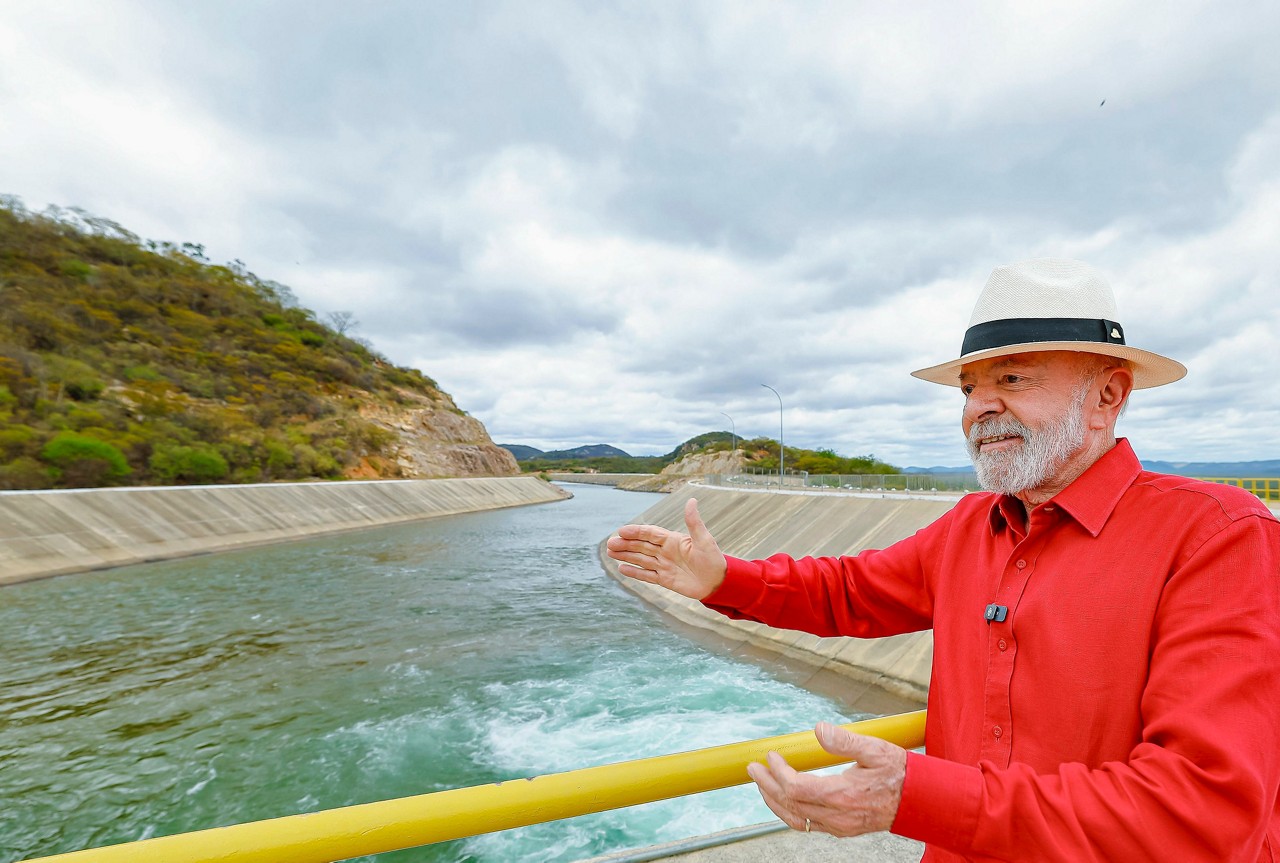 Lula disse que não se pode votar em 'qualquer tranqueira' para presidente, em menção a Bolsonaro