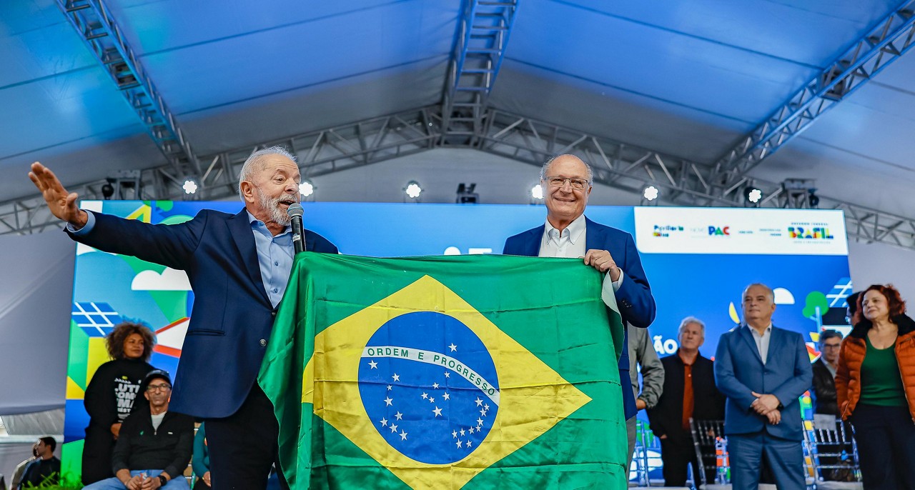 Lula e Alckmin fazem acerto sobre o plano de mitigação dos efeitos do tarifaço, nesta segunda-feira, no Palácio do Planalto