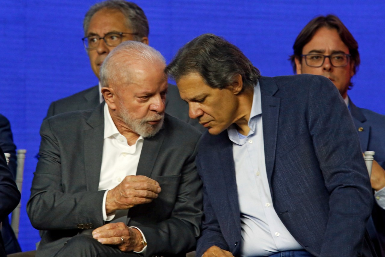 Lula deve receber, nesta segunda-feira, a minuta do ajuste nos gastos feito pela equipe econômica