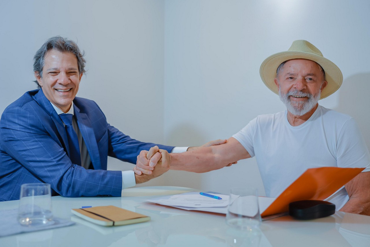 Lula e Haddad trataram de reforma tributária e pacote fiscal na residência do presidente em São Paulo