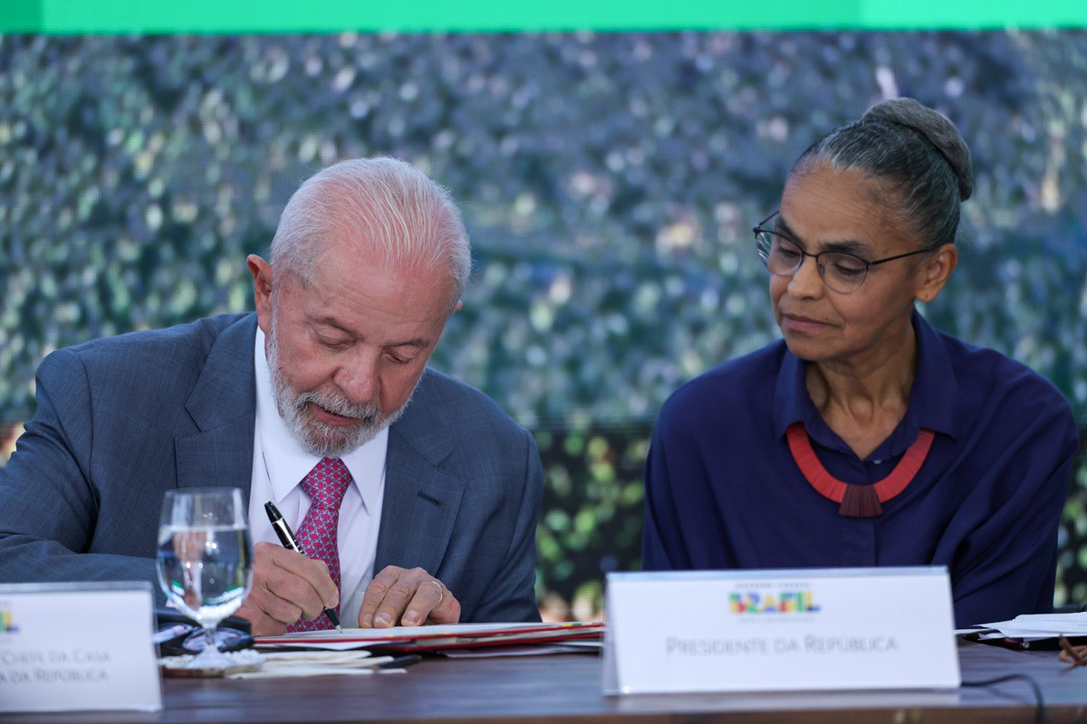 O presidente Lula já declarou ter 'certeza' de que a ministra do Meio Ambiente, Marina Silva, 'jamais será contra' a exploração de petróleo na Margem Equatorial brasileira