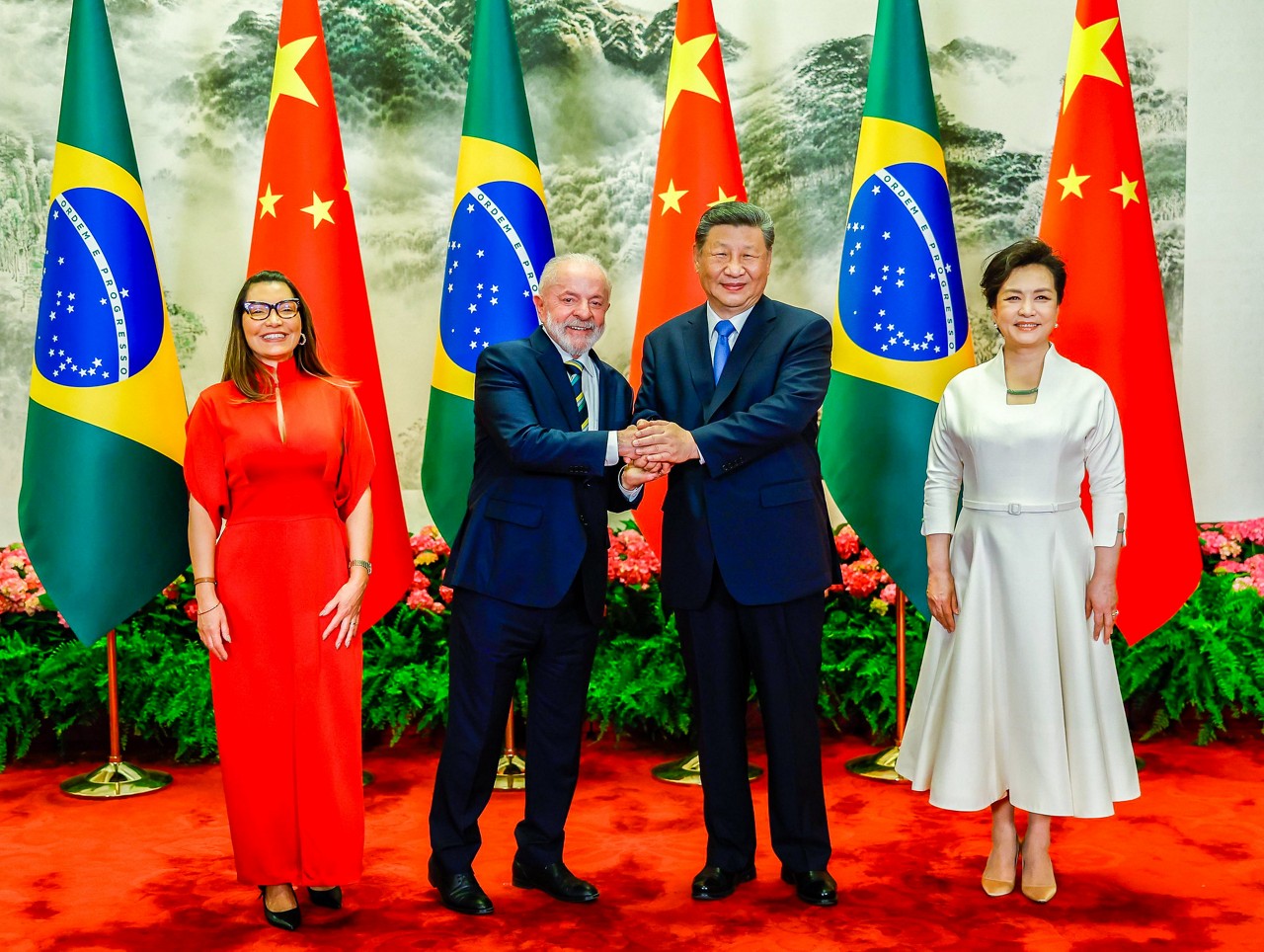 Lula e Xi Jinping após reunião em Pequim; presidente brasileiro reforçou parceria entre os países