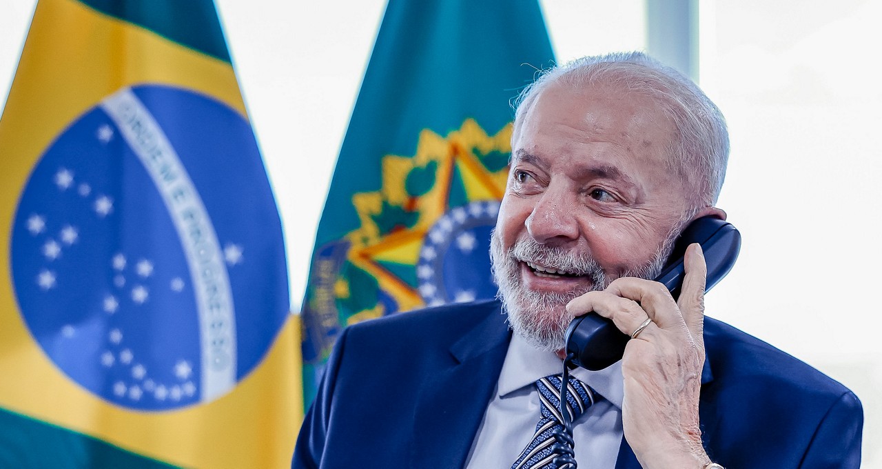 Durante conversa por telefone com Emmanuel Macron, Lula (foto) elogiou a reação crítica do governo da França frente às mudanças anunciadas esta semana por Mark Zuckerberg, dono do Facebook, WhatsApp e Instagram