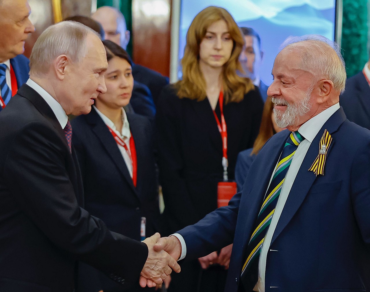Lula foi recebido por Putin para a cerimônia do Dia da Vitória