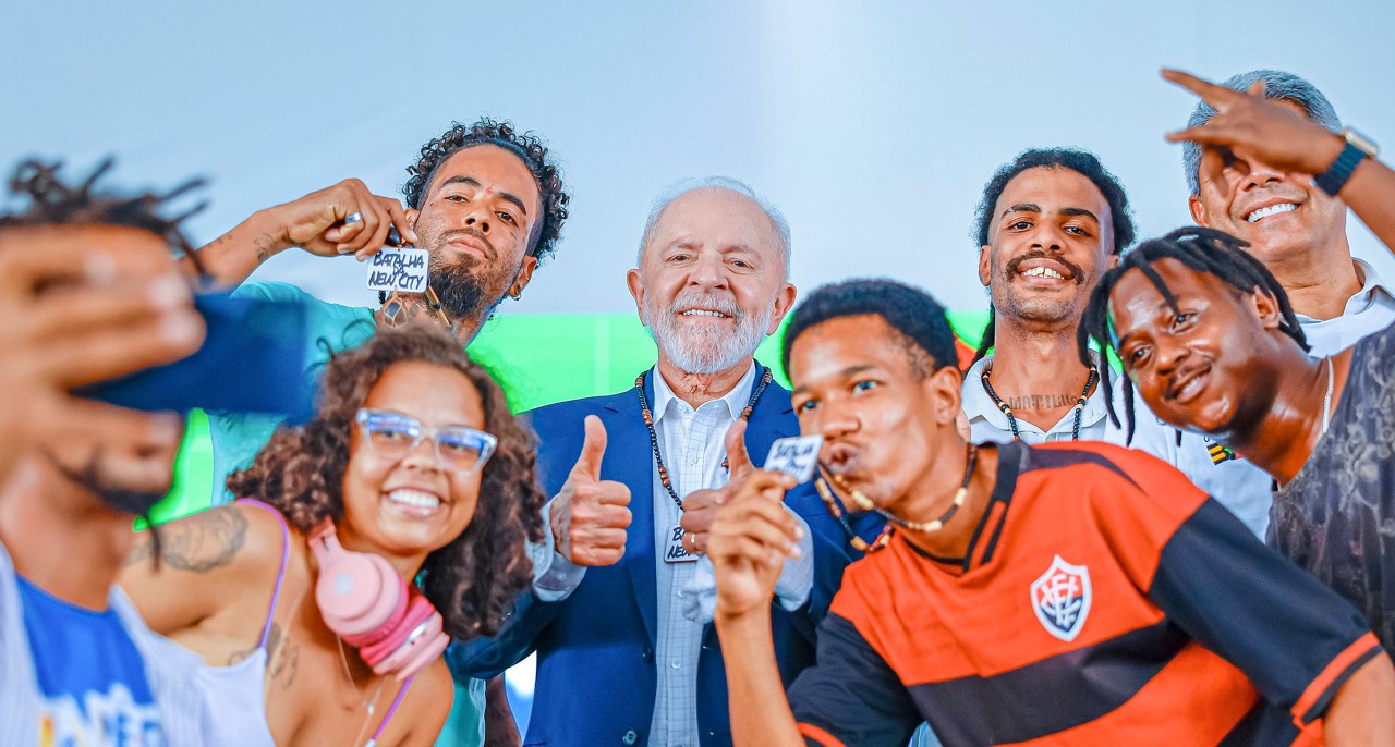 durante a cerimônia de anúncios para Educação na Bahia, no Parque de Exposições Agropecuárias de Salvador (BA)