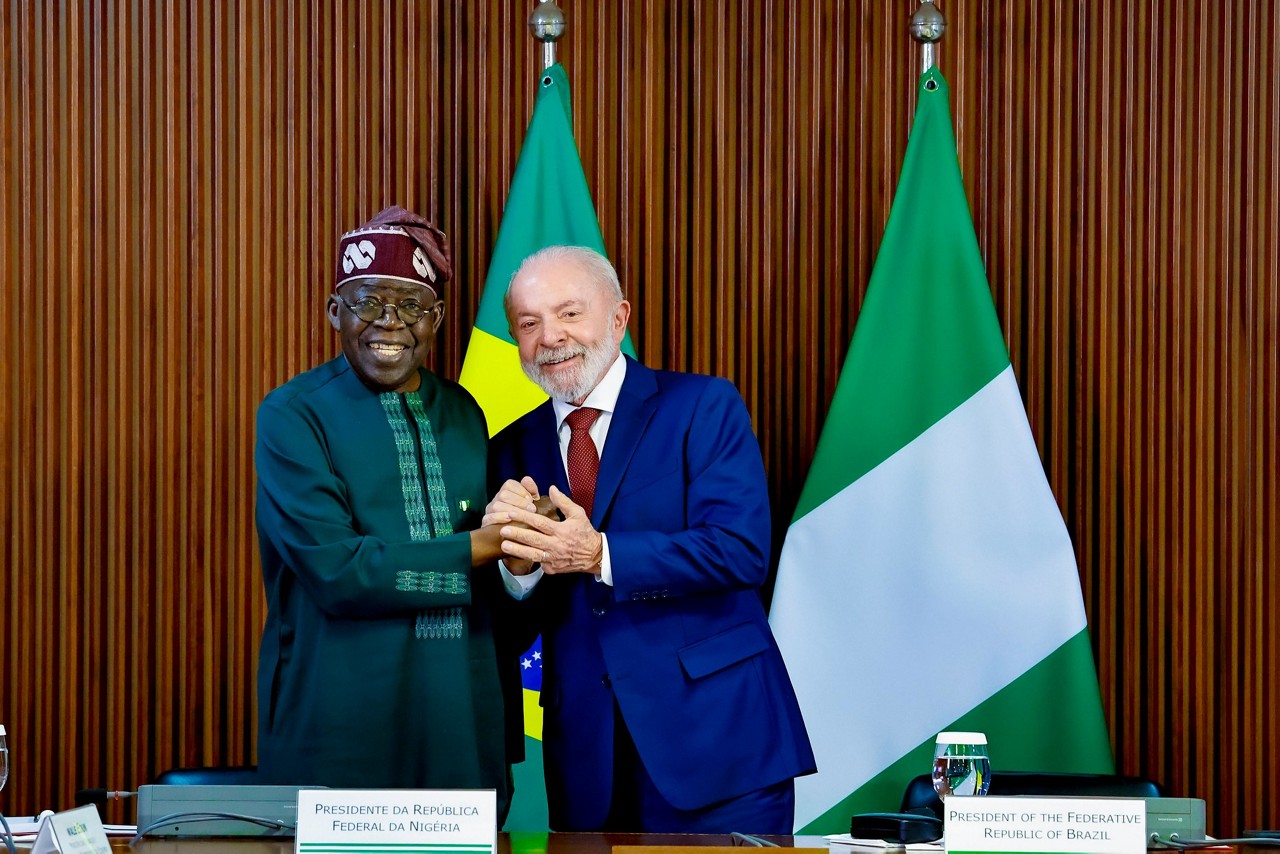 Lula recebeu o presidente da Nigéria, Bola Tinubu, em cerimônia no Palácio do Planalto