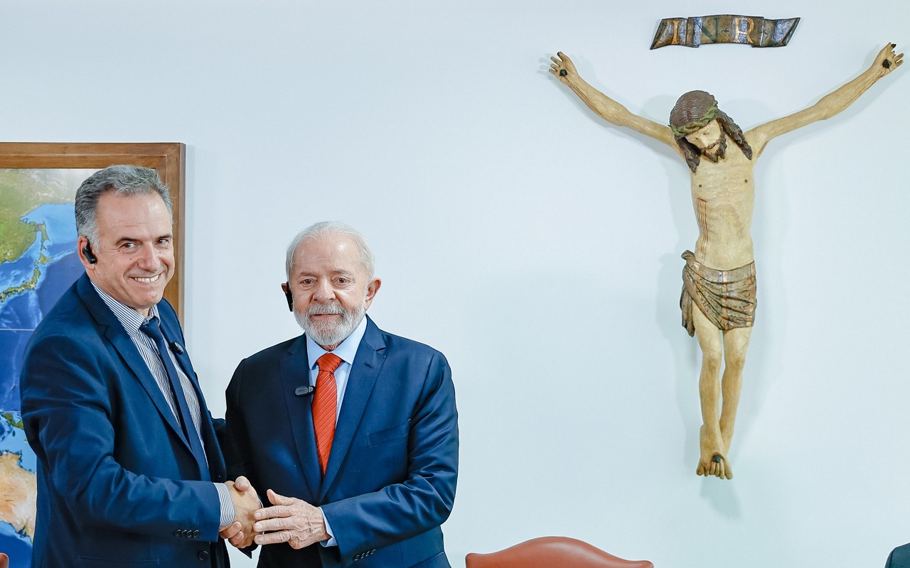 Lula recebeu Yamandú Orsi e tratou da relação entre Mercosul e União Europeia, que negociam acordo comercial