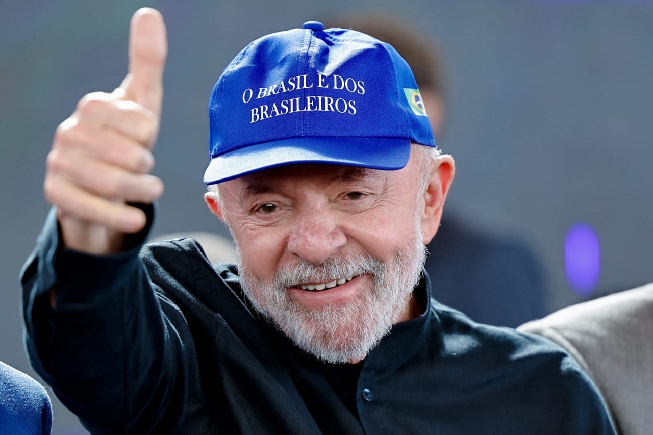 Lula retomou o boné 'O Brasil é dos brasileiros' após embate com Trump por tarifas