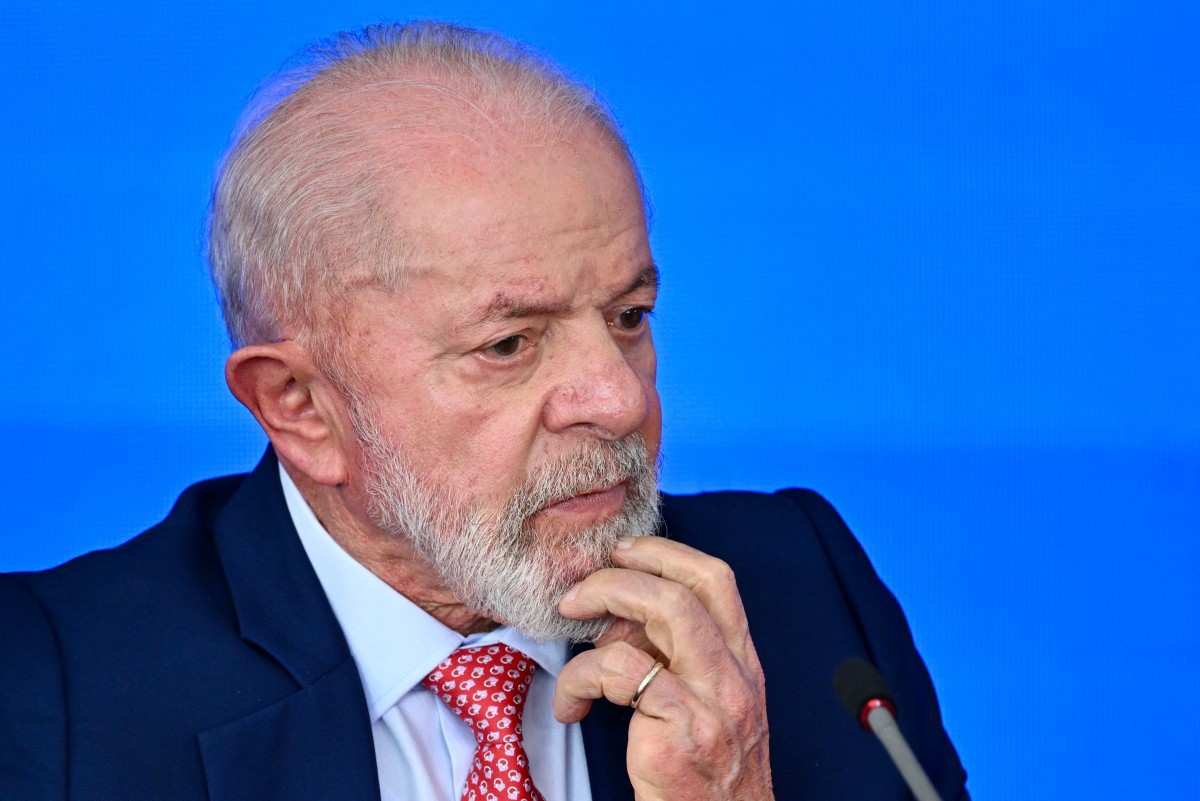Lula fez declarações em entrevista à uma rádio: "A primeira coisa que eles precisam fazer é provar a inocência. Eles nem foram julgados e eles já estão pedindo anistia"