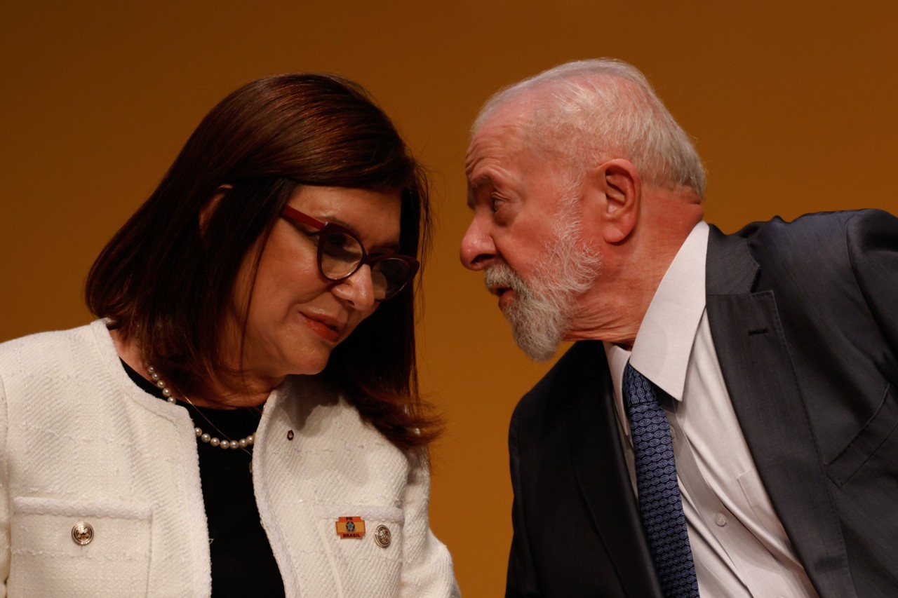 Magda Chambriard, presidente da Petrobras, ao lado do presidente Lula
