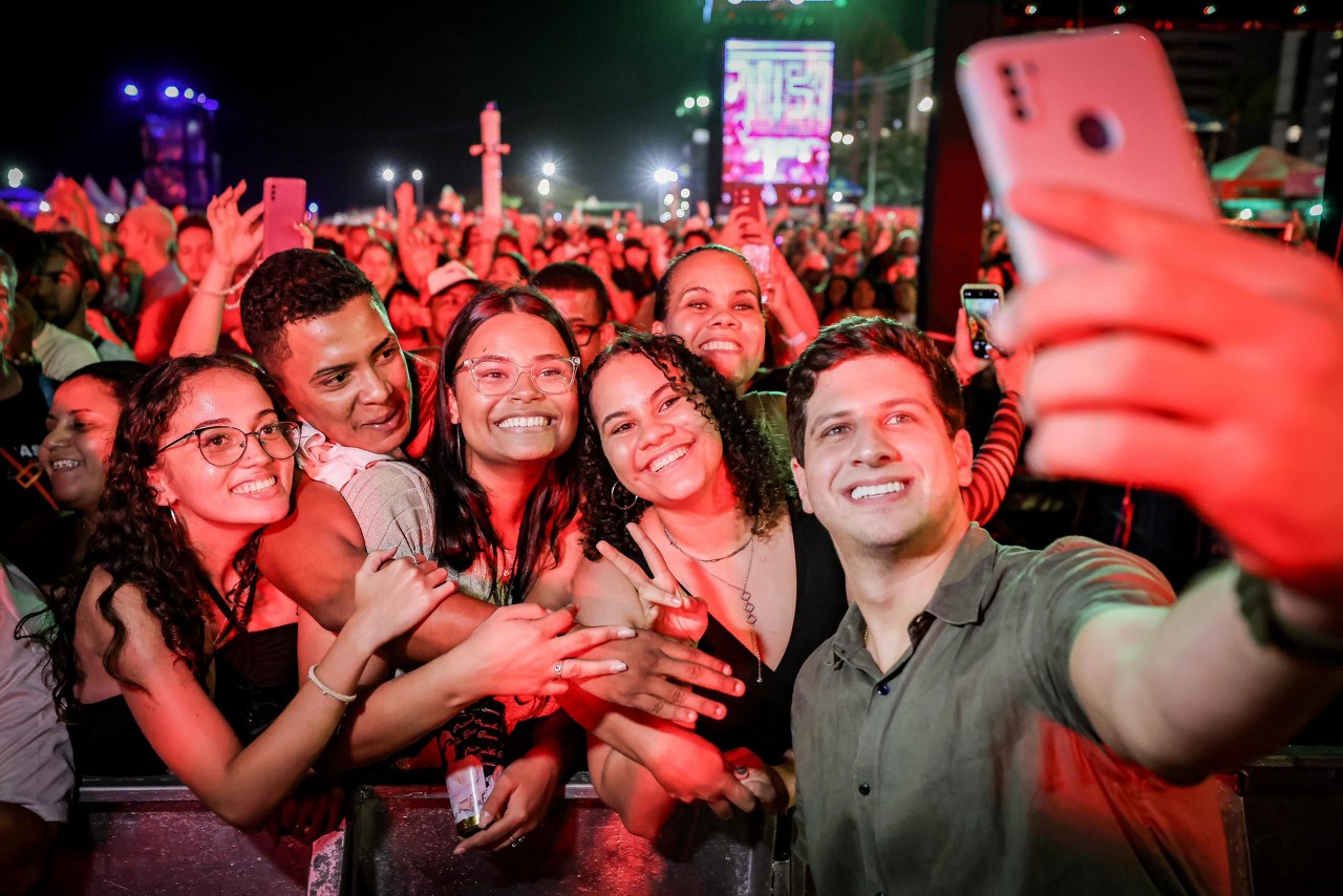 Na Prefeitura de Recife, João Campos é o prefeito de capital  no Brasil mais popular do Instagram, com 2,8 milhões de seguidores, e viralizou no TikTok durante a campanha eleitoral de 2024