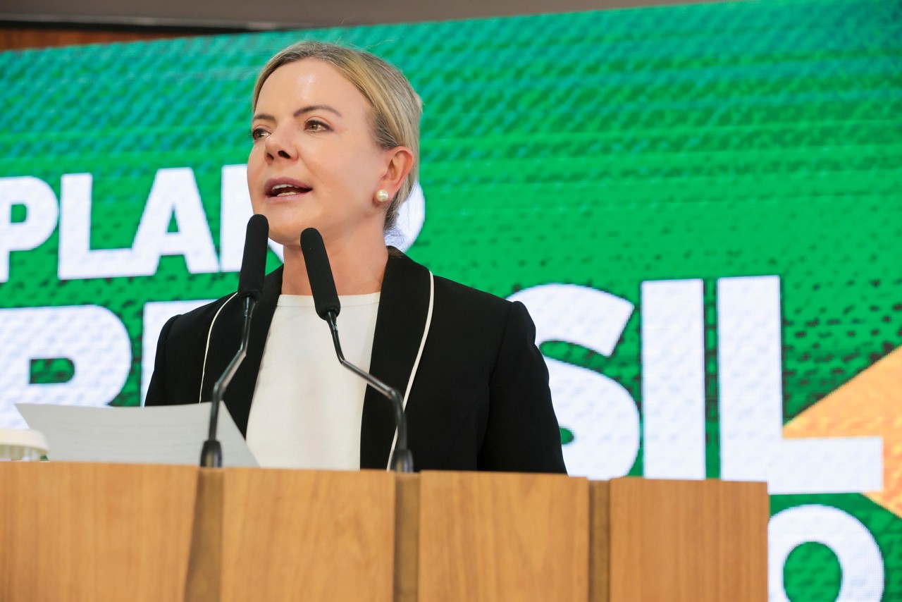 Ministra Gleisi Hoffmann disse que Tarcísio vai aumentar desigualdades caso seja eleito presidente e chamou governador de 'fantoche'