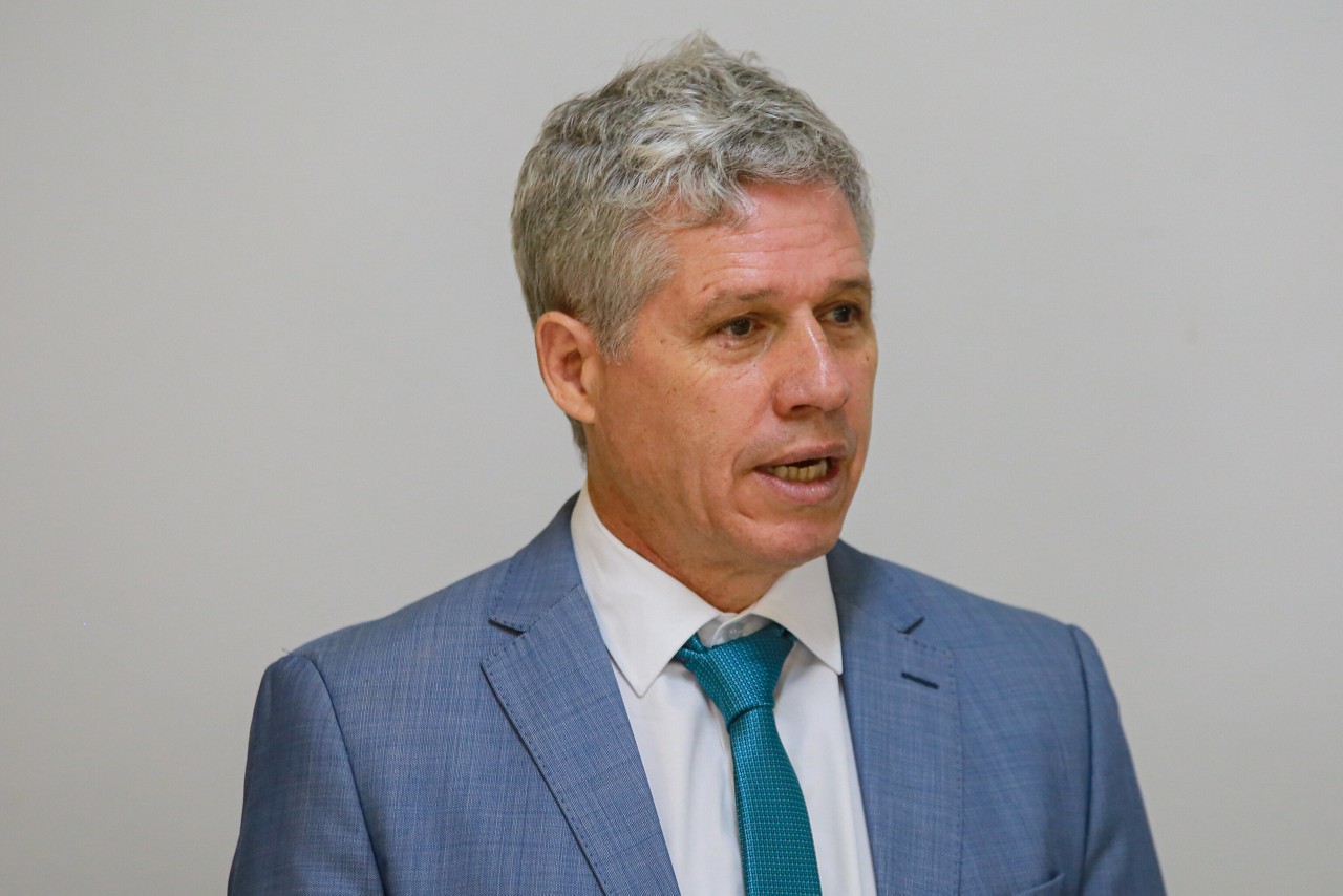 Ministro Paulo Teixeira descartou a possibilidade de o governo mudar regra sobre a validade dos alimentos
