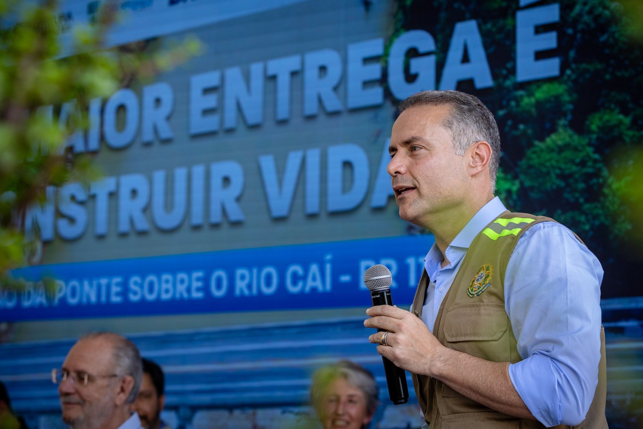 Ministro Renan Filho foi ao local onde desabou uma ponte que liga o Tocantins e o Maranhão