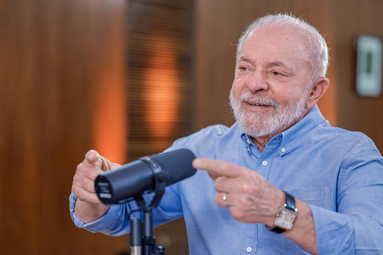Estimado em cerca de US$ 17 mil, o relógio foi dado ao presidente Luiz Inácio Lula da Silva é feito de ouro branco 16 quilates e prata de 750 quilates