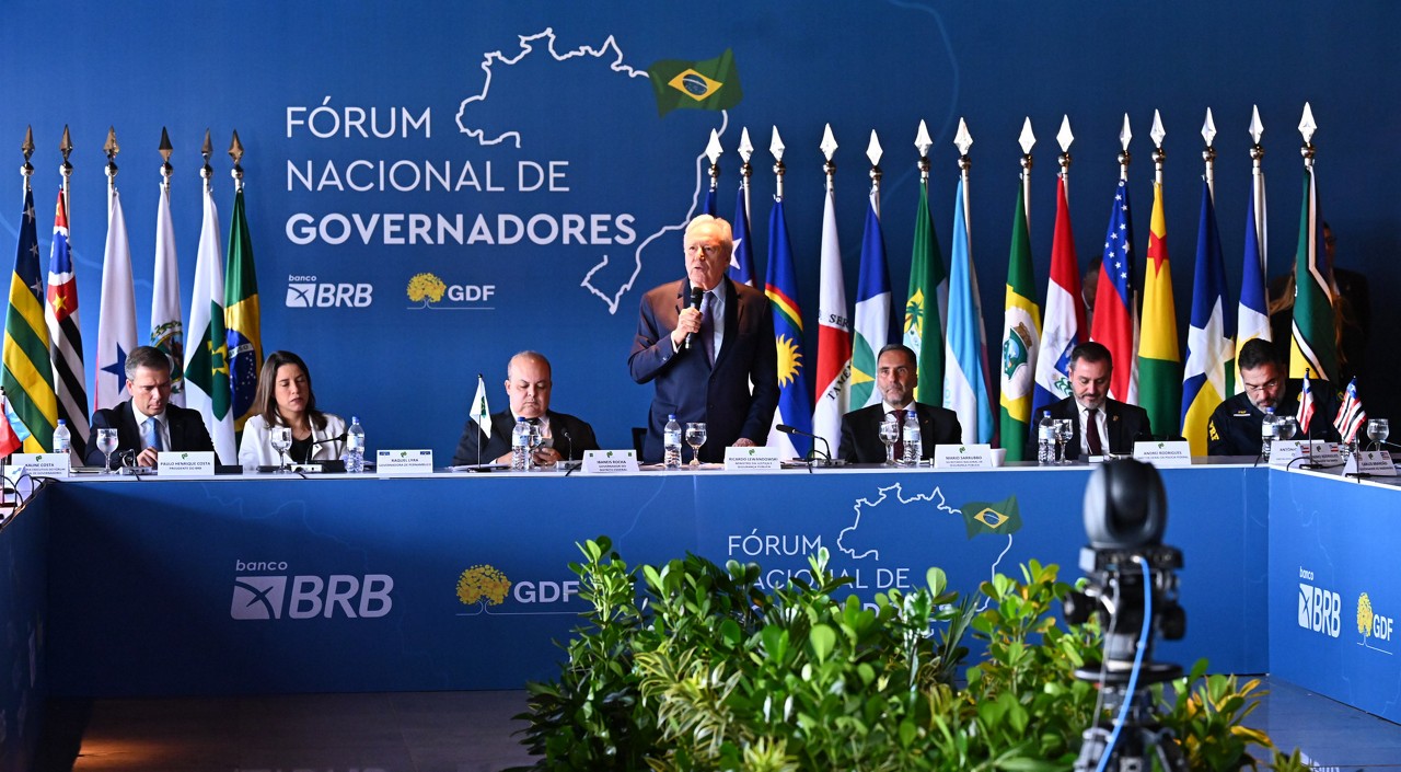 A PEC da Segurança Pública foi discutida com o ministro da Justiça e Segurança Pública, Ricardo Lewandowski (de pé), no Fórum Nacional dos Governadores, em novembro de 2024