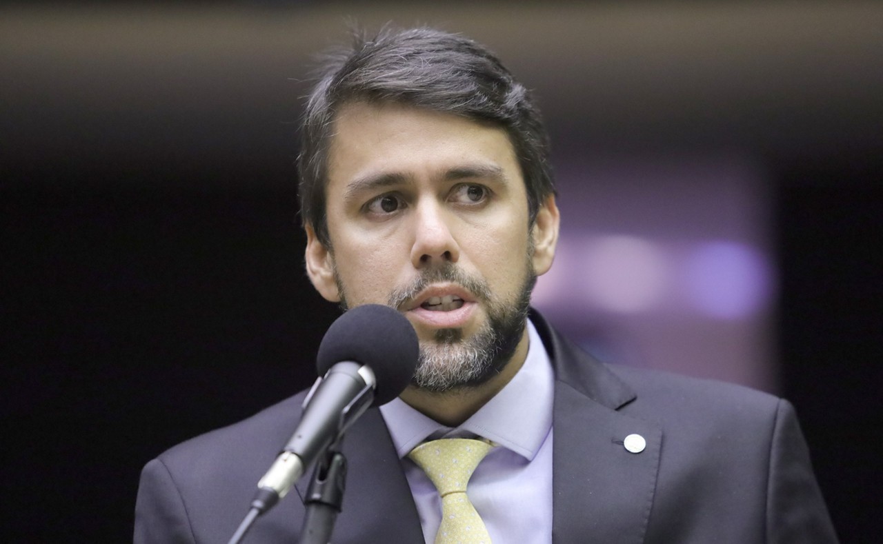 Pedro Lucas Fernandes tenta conduzir sua sucessão na liderança do União Brasil na Câmara antes de ir para o governo