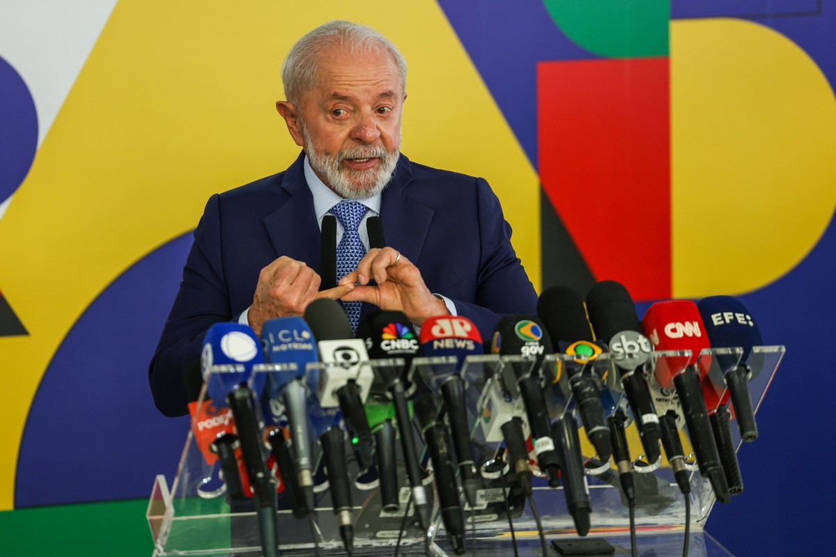 Presidente Lula afirmou, nesta quinta-feira (30), que 'povo pobre' não pode pagar o preço pela 'irresponsabilidade de um corte desnecessário'